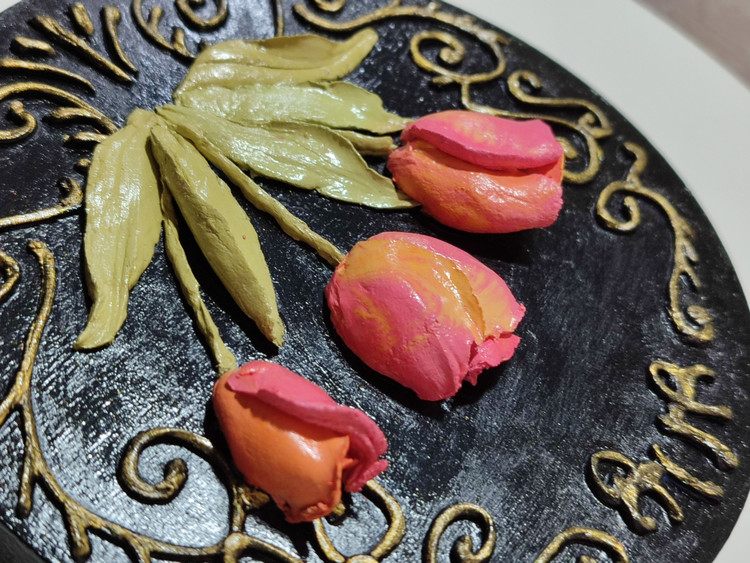 گل های لاله برجسته شده