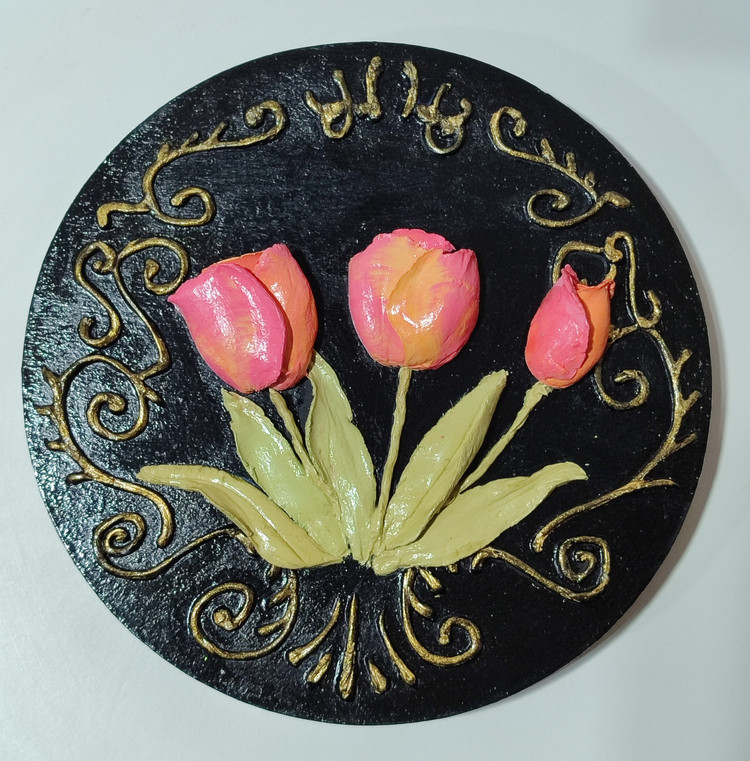 دیوارکوب استاکو گل لاله از نمای روبرو