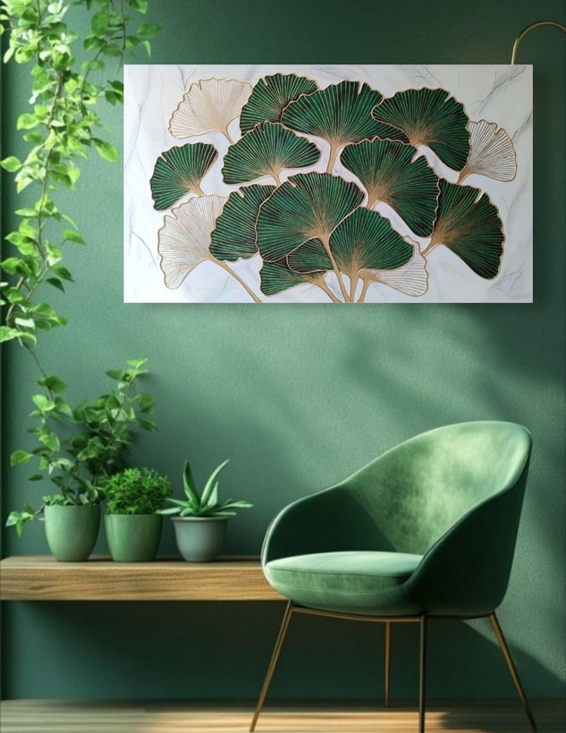 تابلو دکوراتیو جینگو به صورت برجسته به رنگ سبز سفید با خط های طلایی زمینه ی تابلو مر مر سفید روی دیوار سبز در منزل