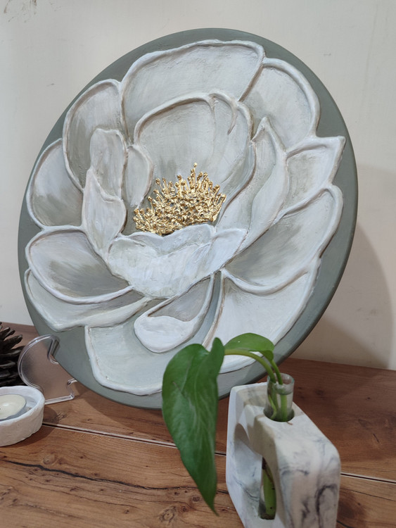 دیوارکوب گل برجسته