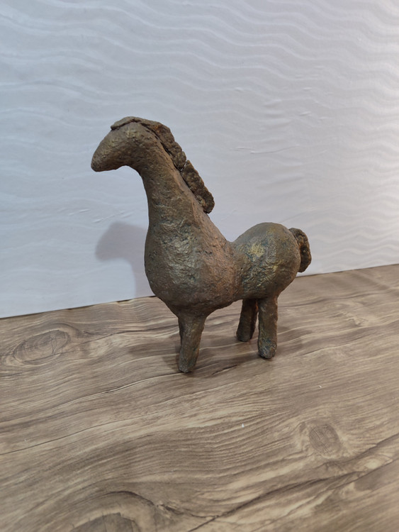 مجسمه ی اسب