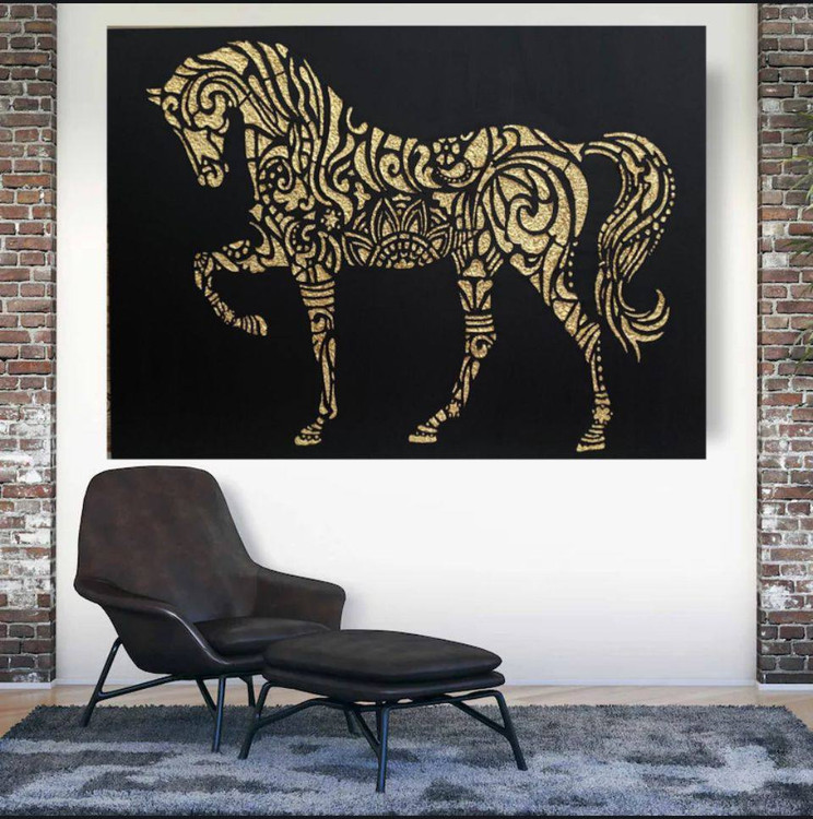 تابلوی اسب روی دیوار